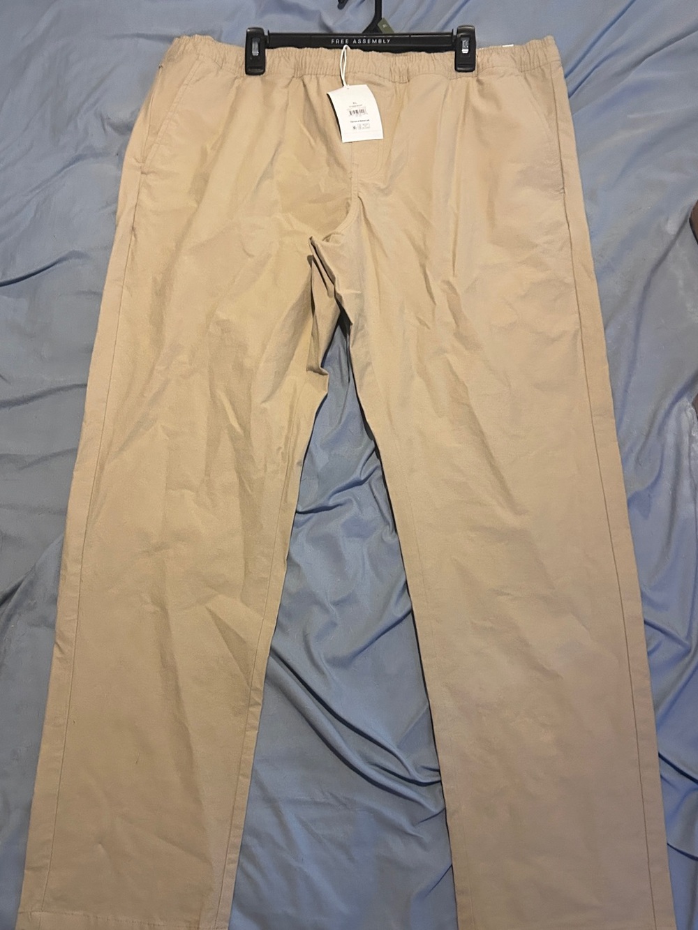 Men's Elastic-Waist Khaki Chinos